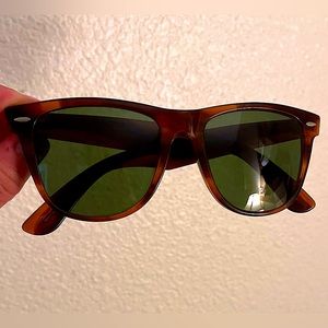Ray-Ban wayfarer